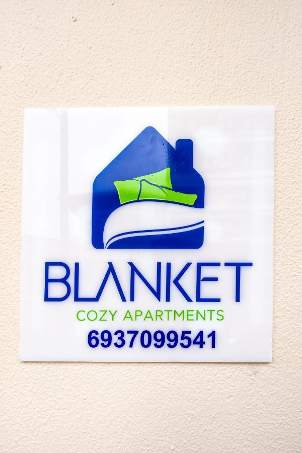 Blanket Cozy Apartment